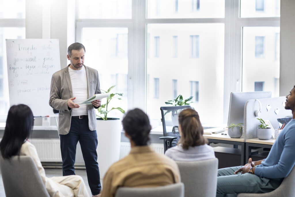 immagini di persone che imparano a lavorare
